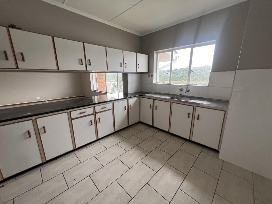 2 Bedroom Property for Sale in Bonza Bay Eastern Cape